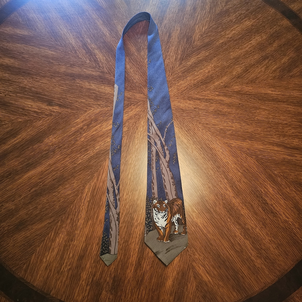 World Wildlife Fund Rare Silk Men's Tie With Bengal Tiger Design